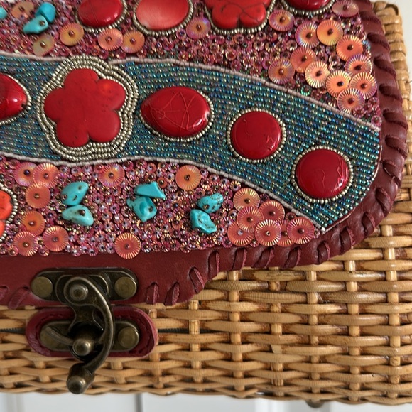 PreOwned Excellent Condition Gendhis Ratan bag with 2 straps - Picture 3 of 16